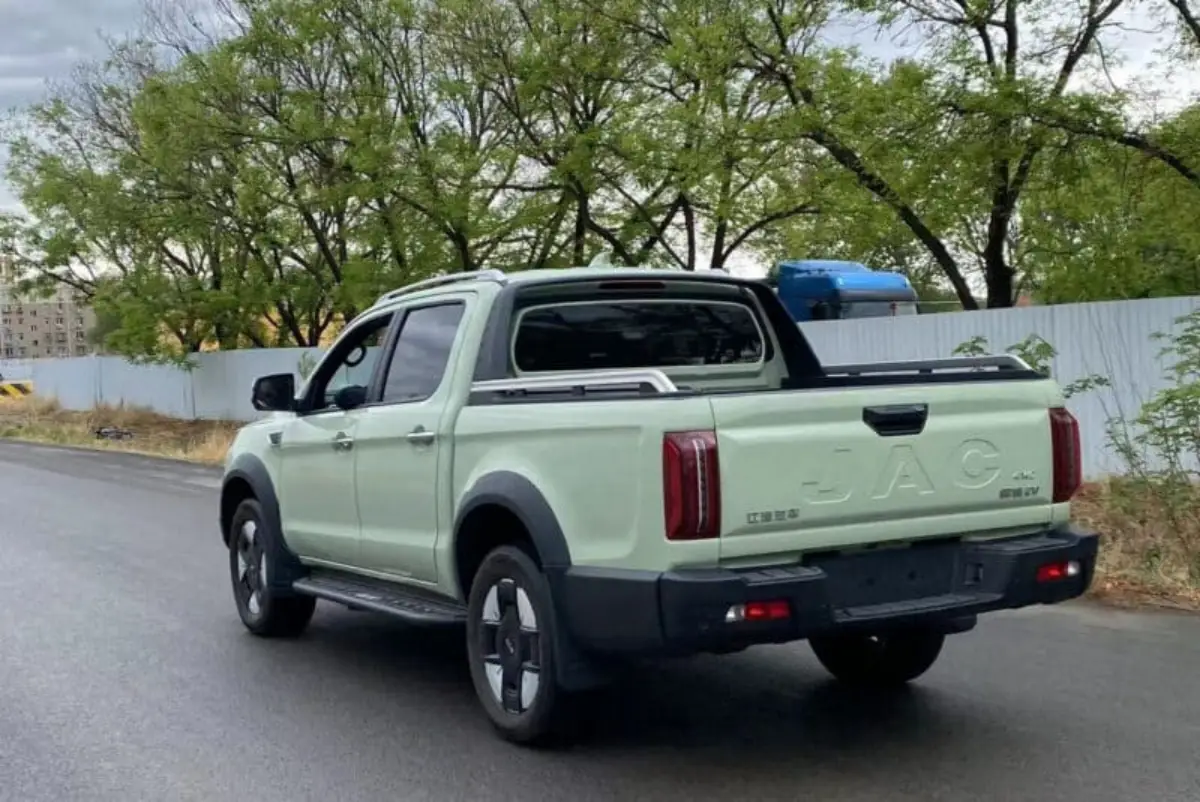 JAC T9 Hunter EV pickup truck