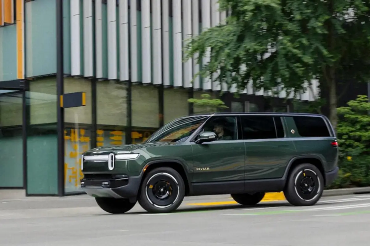 Rivian second-gen R1T and R1S EVs Cover