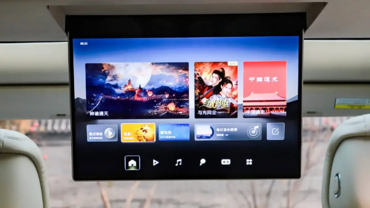 Denza N9 revealed interior