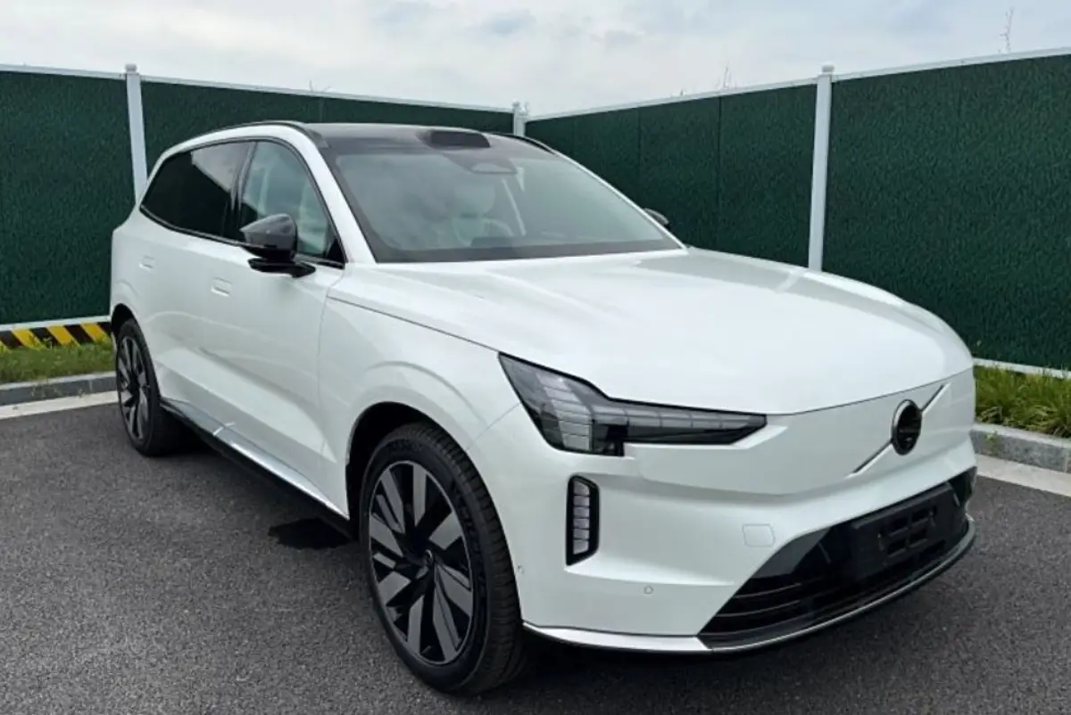 China-made Volvo EX90 electric SUV