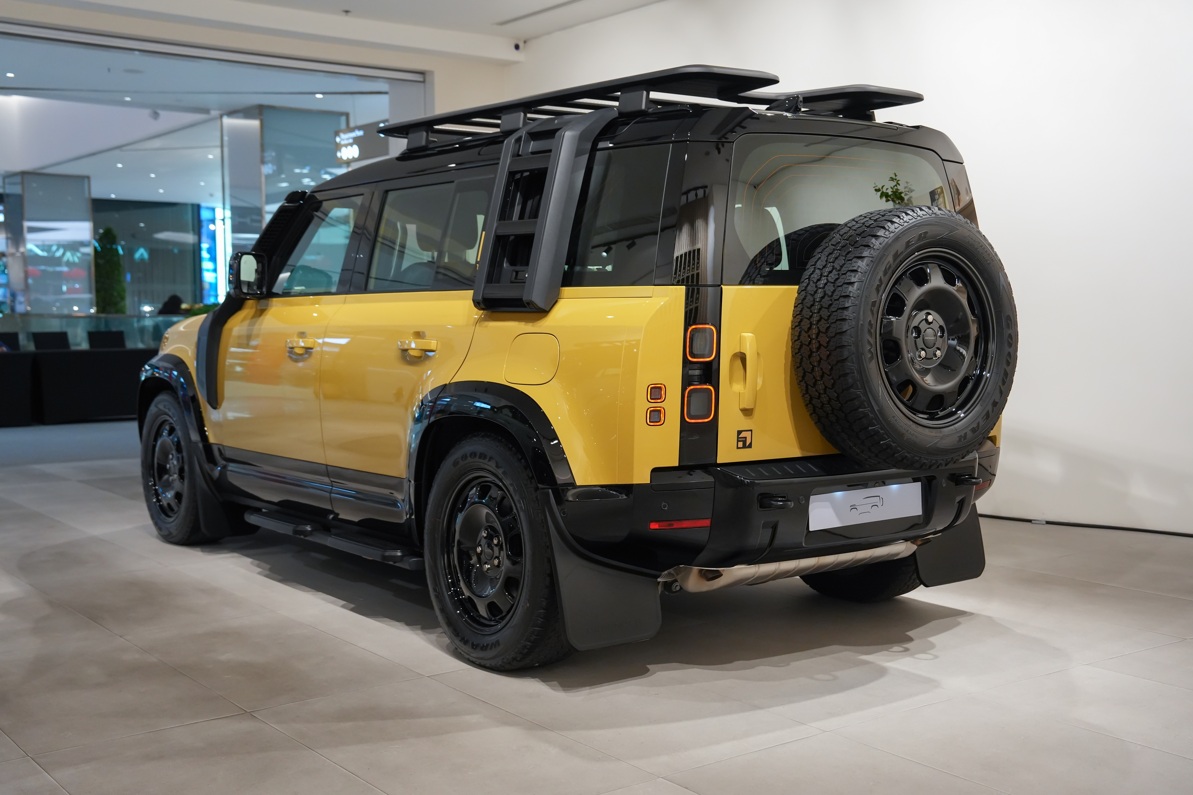 Defender Trophy Edition รุ่นพิเศษ เปิดตัวในไทย จำนวนจำกัดเพียง 10 คัน ...